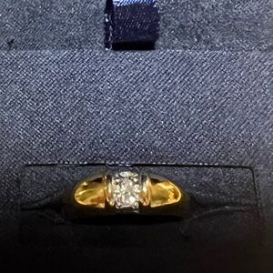 Elegant Gold and Diamond Ring